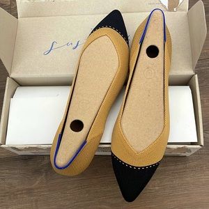 NEW// NEVER WORN ROTHYS Point Toe Flats💛🖤
